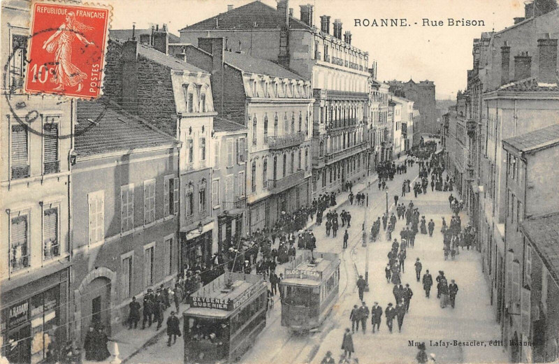 Carte postale ancienne Roanne Rue Brison à Roanne