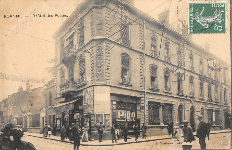 Carte postale ancienne Roanne L'Hotel Des Postes à Roanne