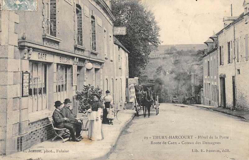 Carte postale ancienne Thury Harcourt Hotel De La Poste Route De Caen Coteau Cafe Billard à Caen