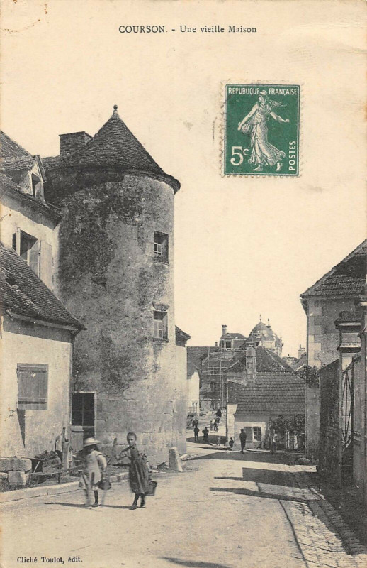 Carte postale ancienne Courson Une Vieille Maison