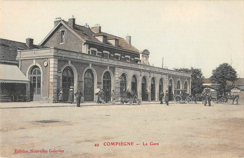 Carte postale ancienne Compiegne La Gare (cliché colorisé à Compiègne