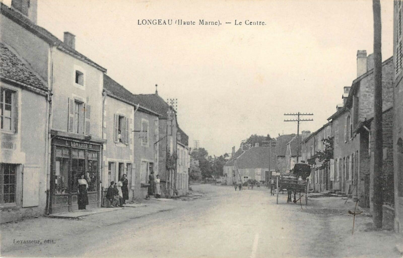 Carte postale ancienne Longeau Le Centre