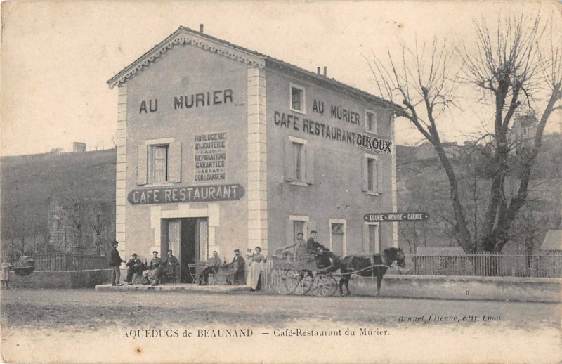 Carte postale ancienne Aqueducs De Beaunand Cafe Restaurant Du Murier