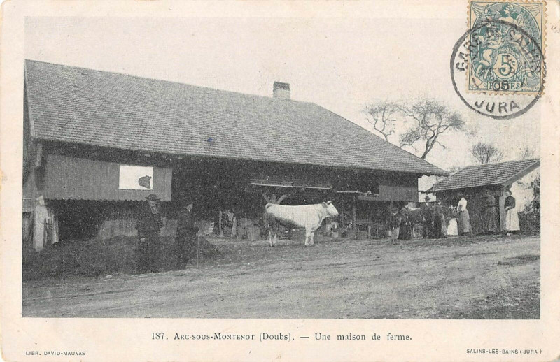 Carte postale ancienne Arc Sous Montenot Une Maison De Ferme à Arc-sous-Montenot