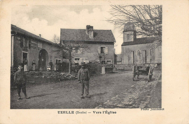 Carte postale ancienne Uzelle Vers L'Eglise (cpa pas courante à Uzelle
