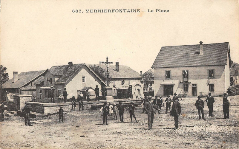 Carte postale ancienne Vernierfontaine La Place à Vernierfontaine