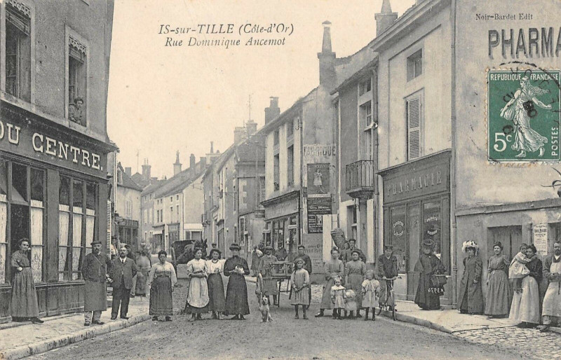 Carte postale ancienne Is Sur Tille Rue Dominique Ancemot à Is-sur-Tille