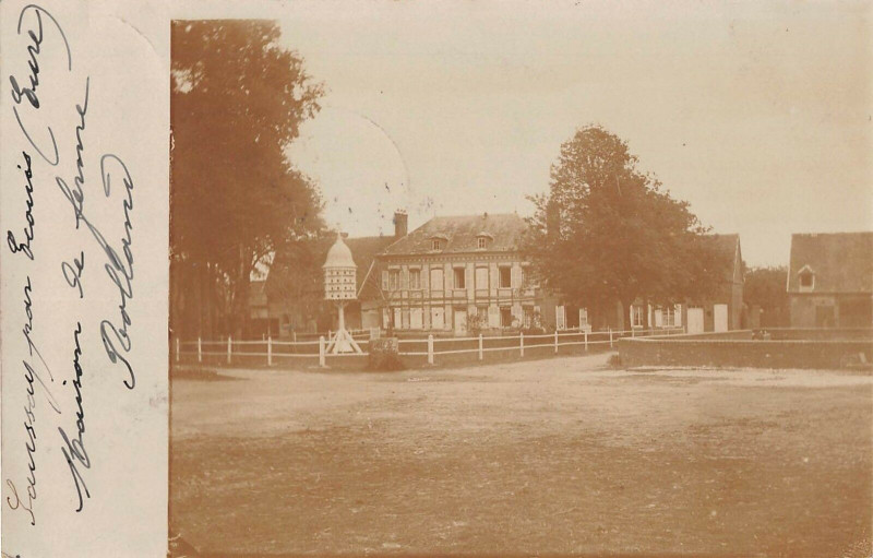 Carte postale ancienne Carte Photo Saussay Par Ecouis Maison De Ferme Rolland à Écouis