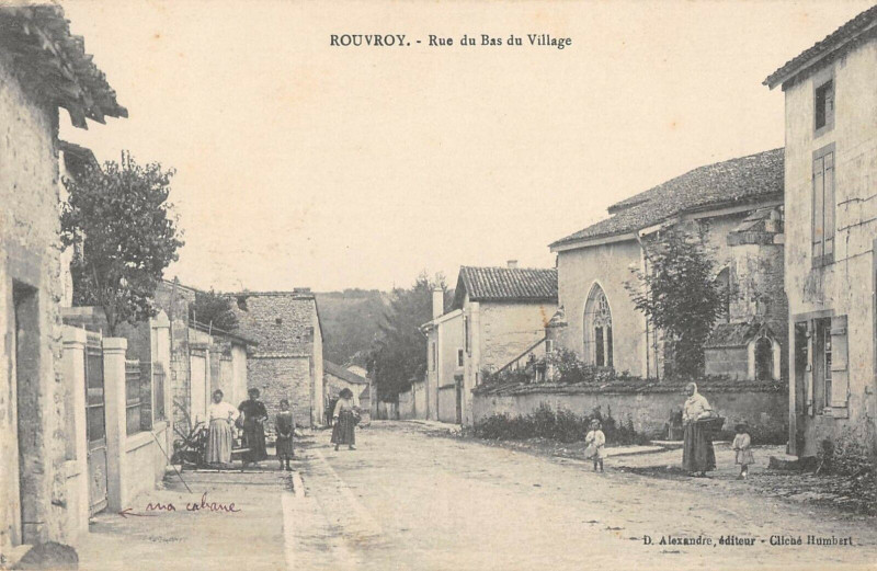 Carte postale ancienne Rouvroy Rue Du Bas Du Village