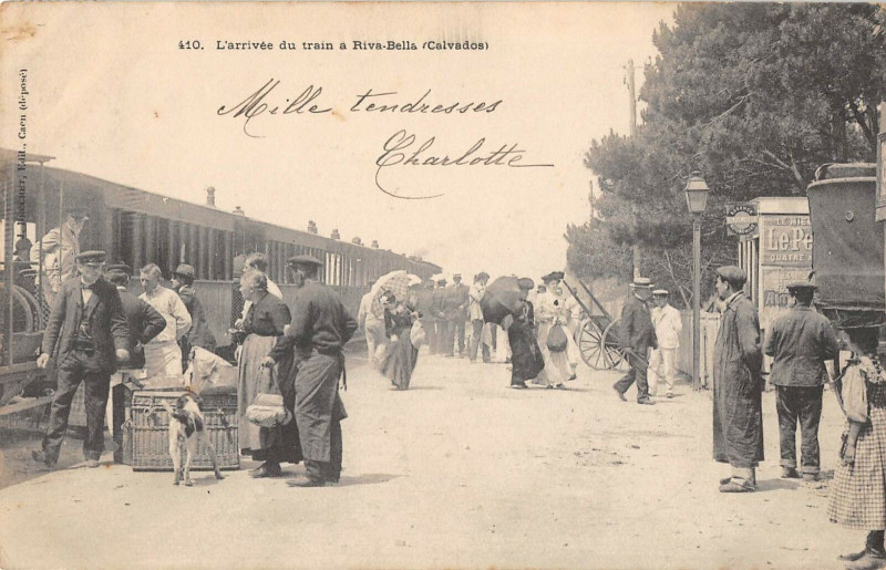 Carte postale ancienne L'Arrivee Du Train A Riva Bella