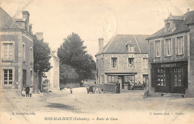 Carte postale ancienne Bois Halbout Route De Caen à Caen