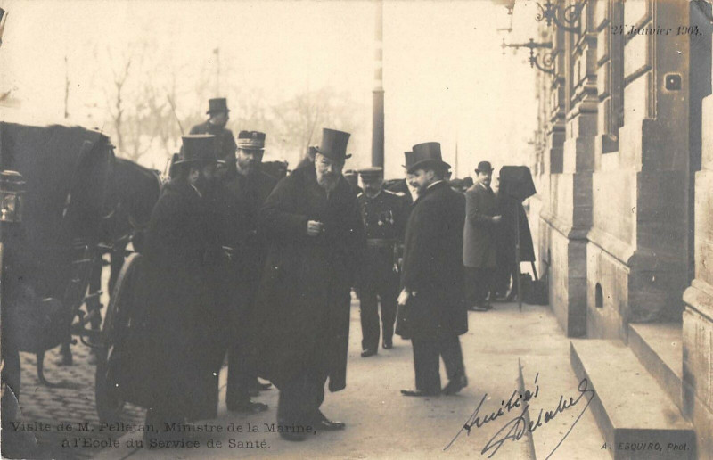 Carte postale ancienne Bordeaux Carte Photo Pelletan Ministre Marine A L'Ecole Du Service Sante à Bordeaux