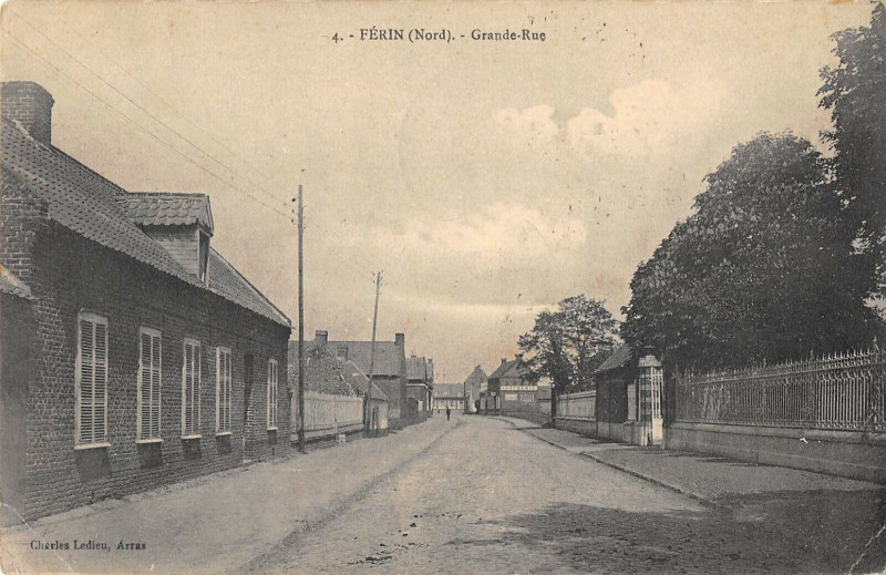 Carte postale ancienne Ferin Grande Rue à Férin