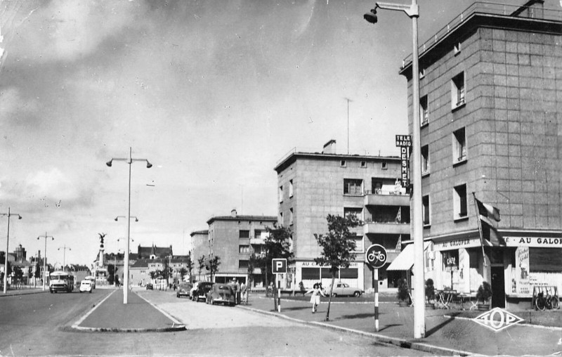 Carte postale ancienne Dunkerque Boulevard Carnot à Dunkerque