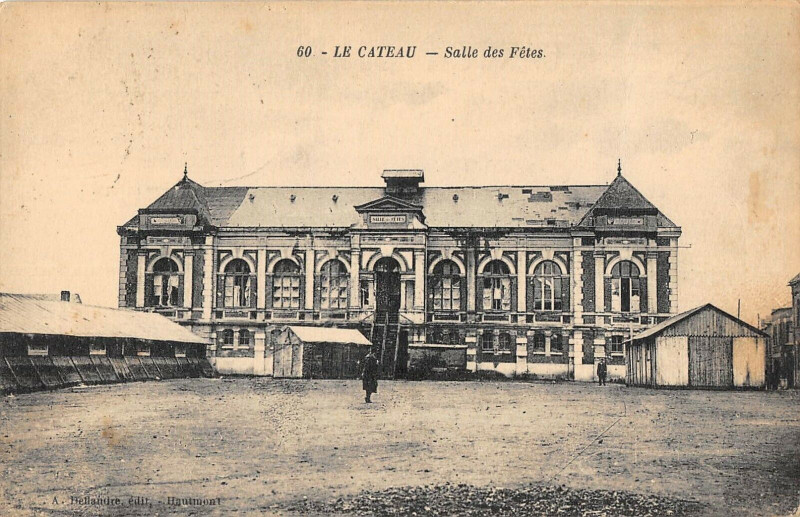 Carte postale ancienne Le Cateau Salle Des Fetes