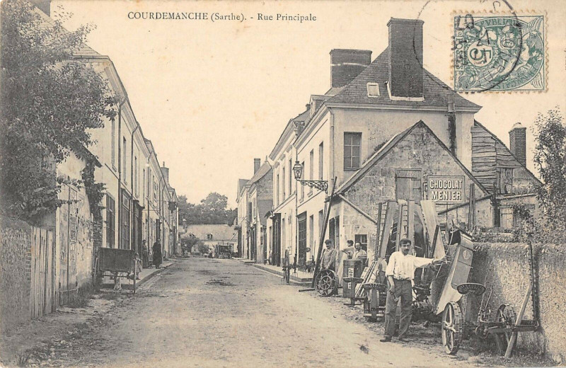 Carte postale ancienne Courdemanche Rue Principale à Courdemanche