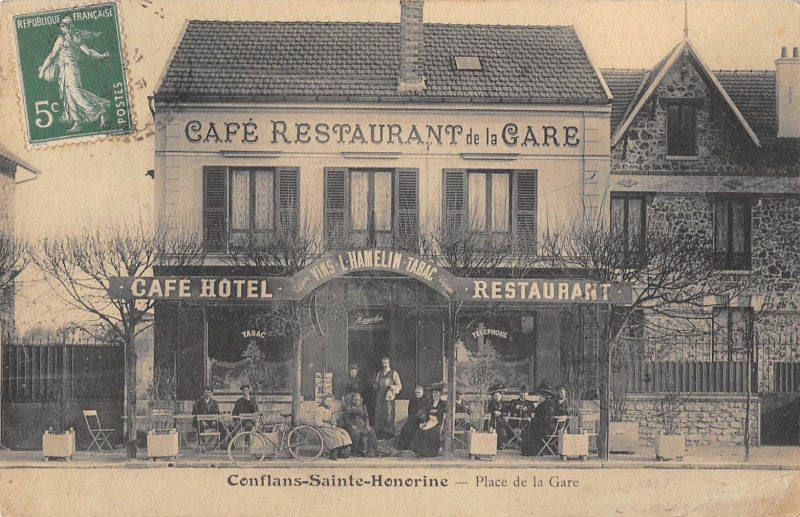 Carte postale ancienne Conflans Sainte Honorine Place De La Gare Cafe De La Gare à Conflans-Sainte-Honorine