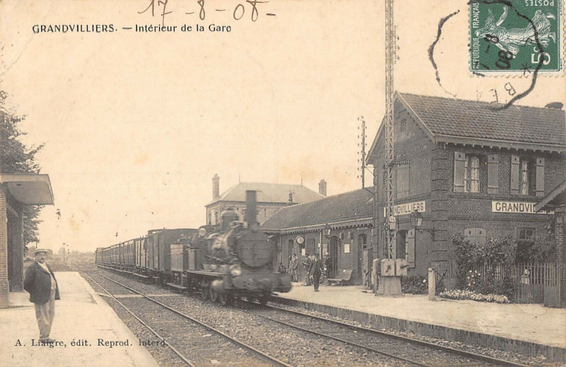 Carte postale ancienne Grandvilliers Interieur De La Gare (Train à Grandvilliers