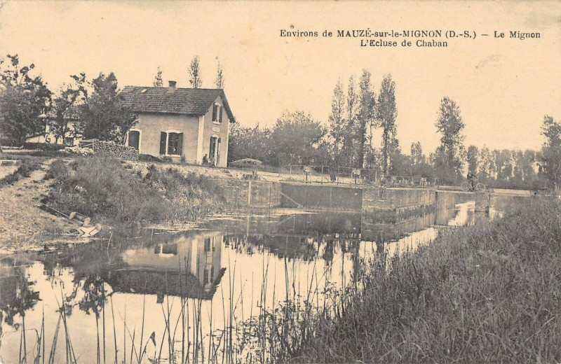 Carte postale ancienne Env.de Mauze Sur Le Mignon Le Mignon L'Ecluse De Chaban