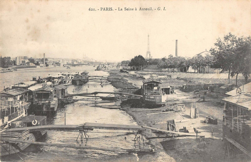Carte postale ancienne La Seine à Auteuil à Paris 15e