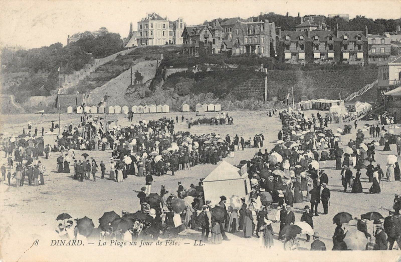 Carte postale ancienne La Plage un Jour de Fête à Dinard