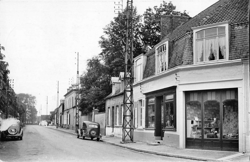 Carte postale ancienne Hardinghen Rue Des Riches à Hardinghen