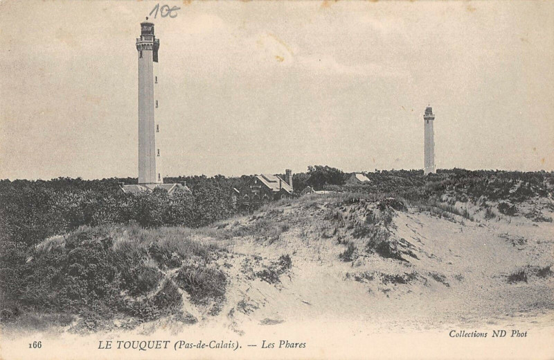 Carte postale ancienne Le Touquet Les Phares