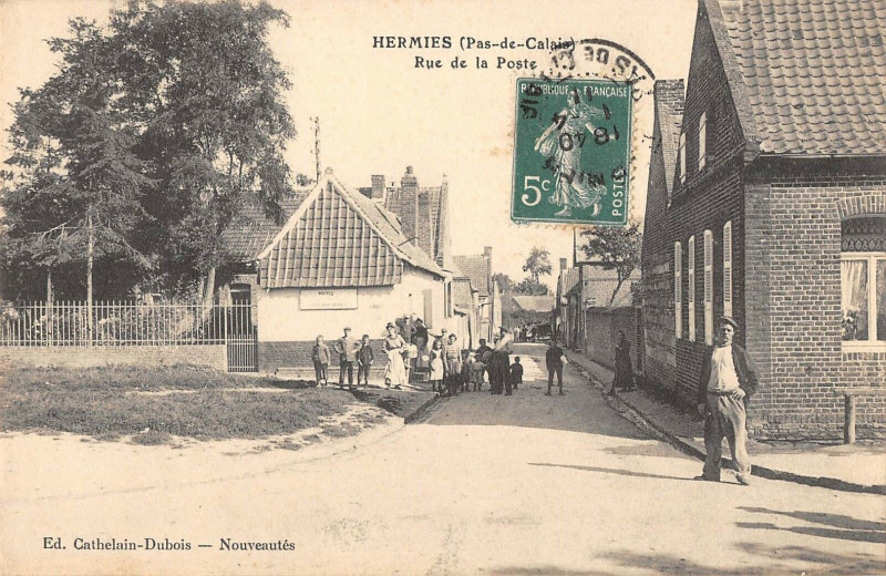 Carte postale ancienne Hermies Rue De La Poste à Hermies