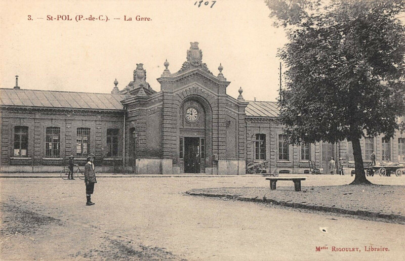 Carte postale ancienne Saint Pol La Gare