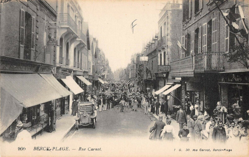 Carte postale ancienne Berck Plage Rue Carnot à Berck