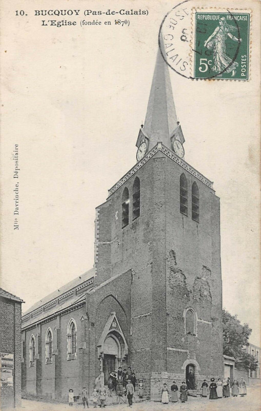 Carte postale ancienne Bucquoy Eglise à Bucquoy