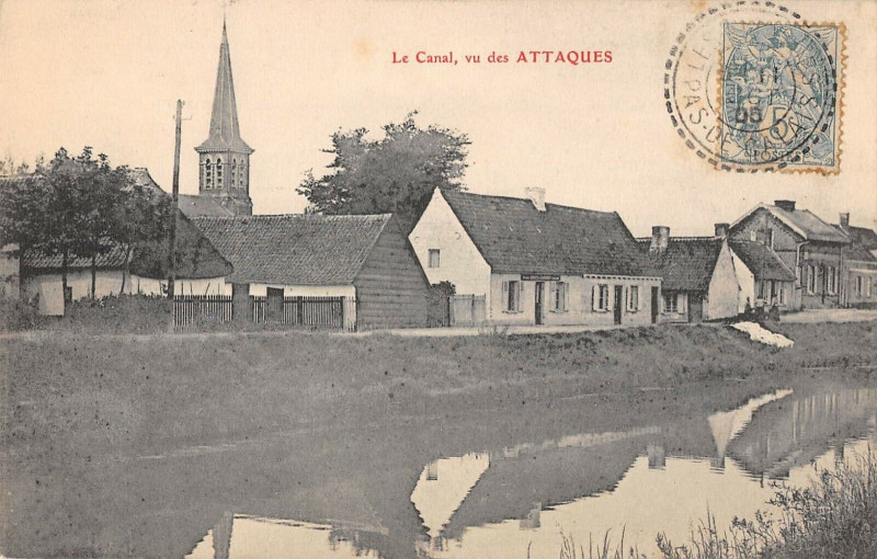 Carte postale ancienne Le Canal Vu Des Attaques