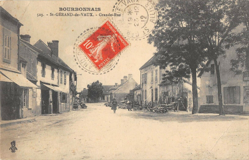 Carte postale ancienne Saint Gerand De Vaux Grande Rue à Vaux