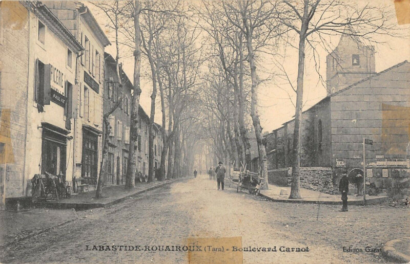Carte postale ancienne Labastide Rouairoux Boulevard Carnot à Rouairoux