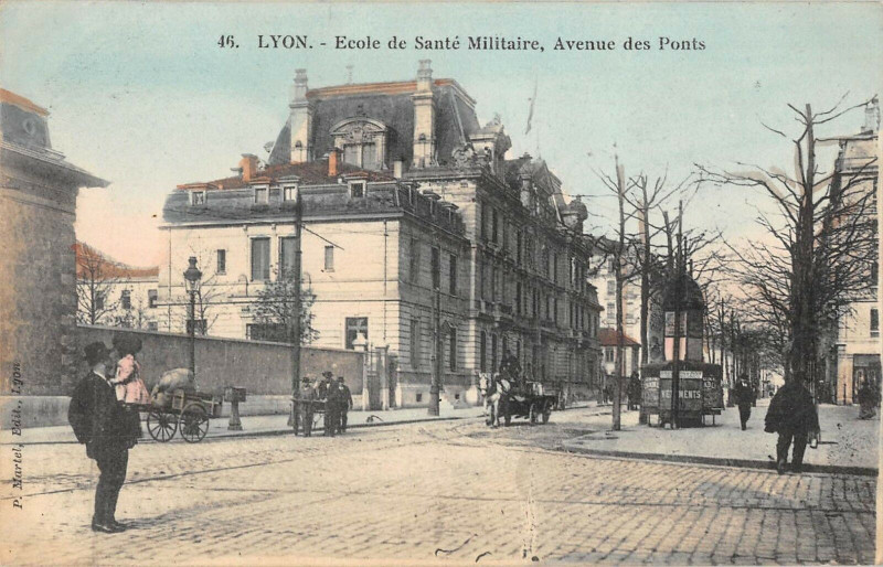 Carte postale ancienne Lyon Ecole De Sante Militaire Avenue Des Ponts à Lyon