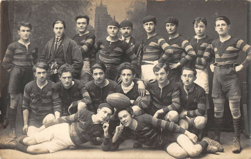 Carte postale ancienne Rodez Rare Carte Photo De L'Equipe De Rugby à Rodez