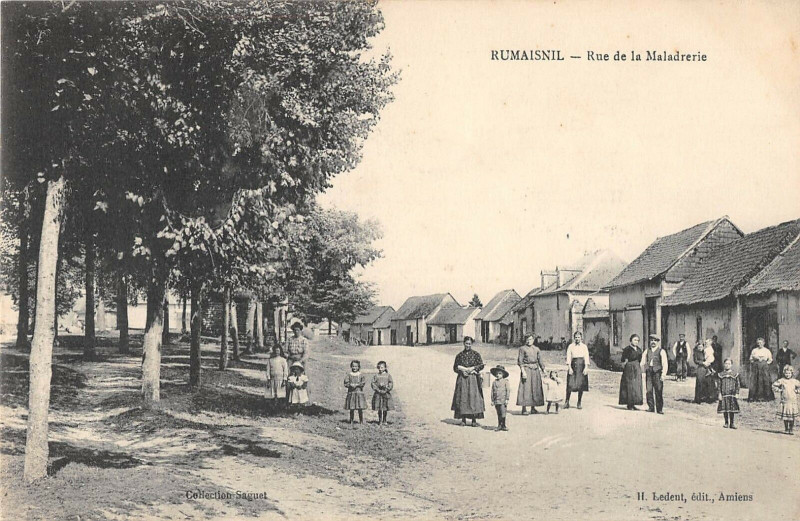Carte postale ancienne Rumaisnil Rue De La Maladrerie à Rue