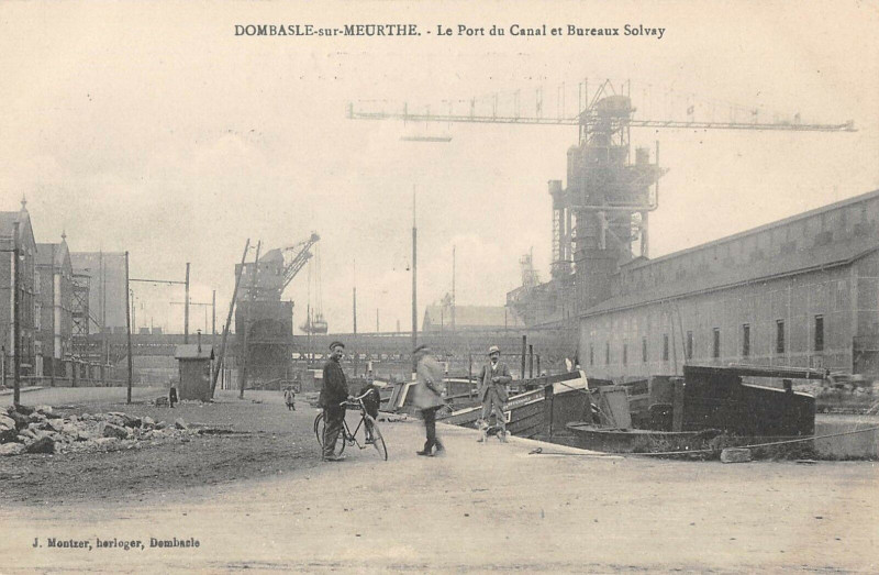 Carte postale ancienne Dombasle Le Port Du Canal Et Bureaux Solvay
