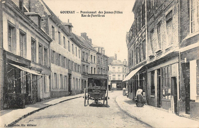 Carte postale ancienne Gournay Pensionnat Des Jeunes Filles Rue De Ferrieres à Eu
