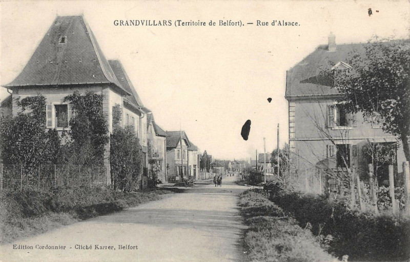 Carte postale ancienne Grandvillars Rue D'Alsace à Grandvillars