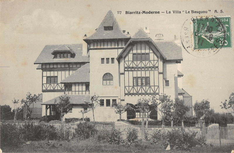 Carte postale ancienne Biarritz Moderne La Villa Le Basquou à Biarritz