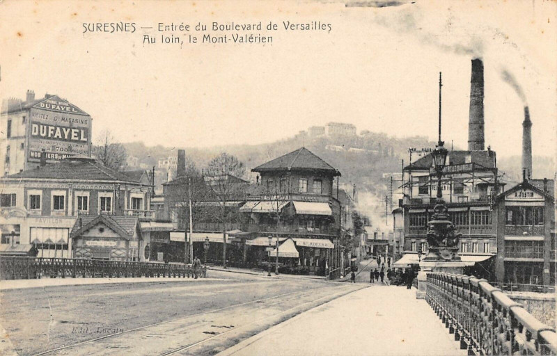 Carte postale ancienne Suresnes Entree Du Bd De Versailles Au Loin Mont Valerien à Suresnes