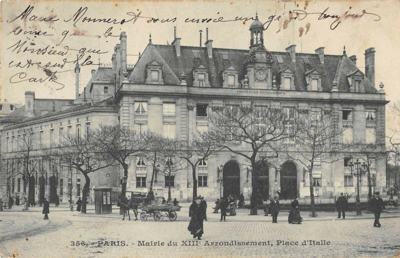 Carte postale ancienne Mairie du XIIIe Arrondissement - Place d'Italie à Paris 13e