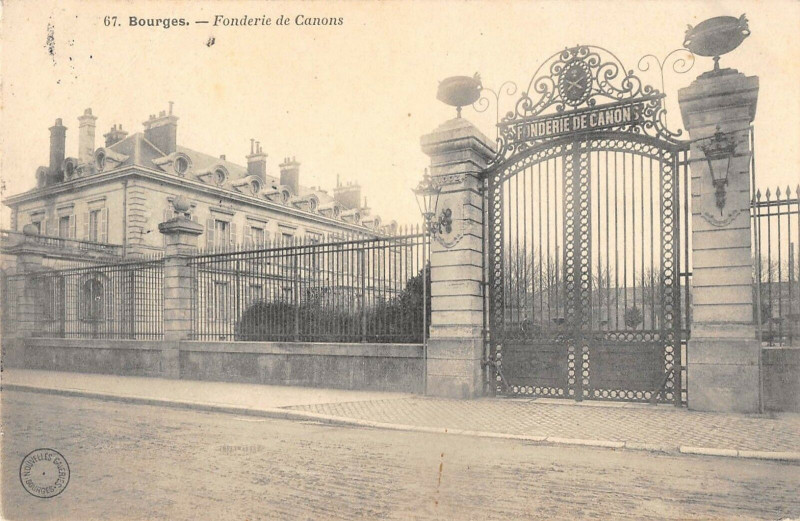 Carte postale ancienne Bourges Fonderie De Canons à Bourges