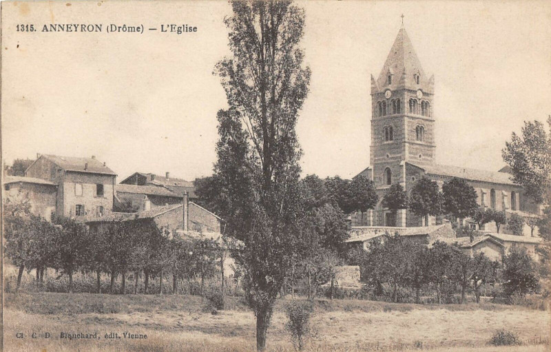 Carte postale ancienne Anneyron Eglise à Anneyron