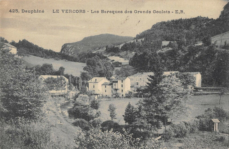 Carte postale ancienne Le Vercors Les Baraques Des Grands Goulets