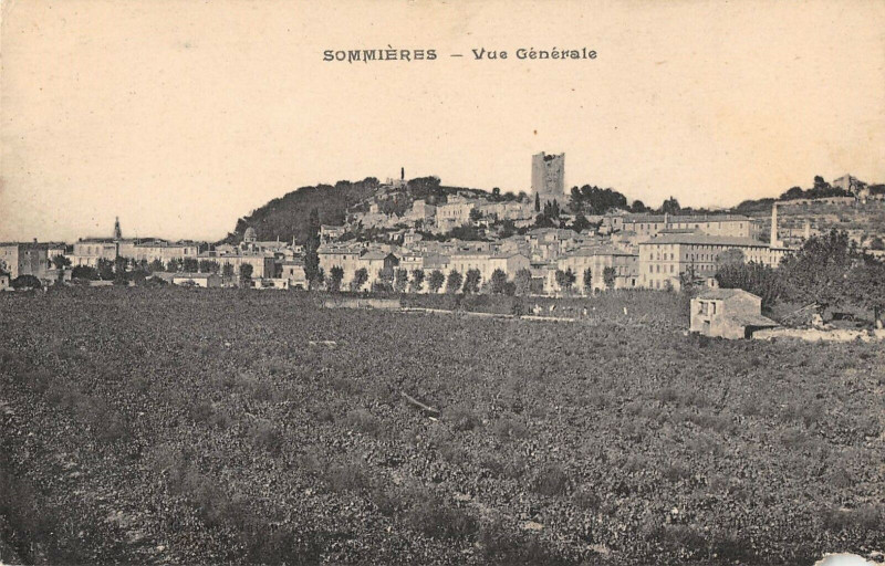Carte postale ancienne Sommieres Vue Generale à Sommières