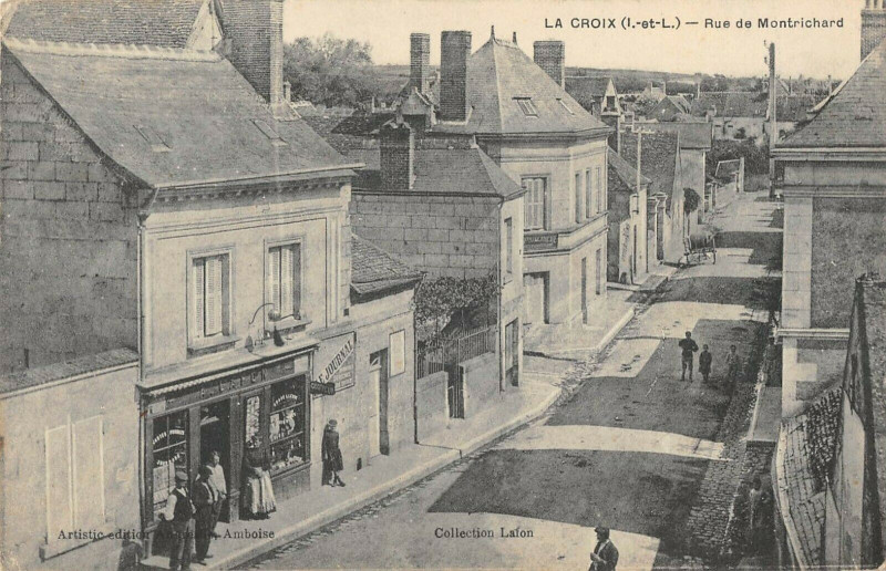 Carte postale ancienne La Croix Route De Montrichard