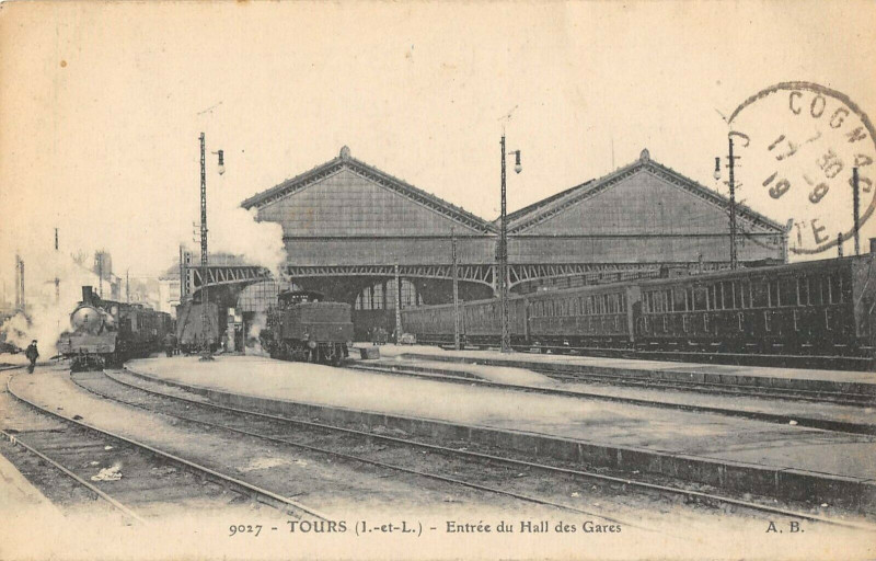 Carte postale ancienne Tours Entree Du Hall Des Gares (Train à Tours