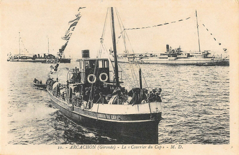 Carte postale ancienne Arcachon Le Courrier Du Cap à Arcachon